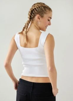 The Fashion Project Πλεκτό τοπ με καρέ λαιμόκοψη - Λευκό -Κατάστημα TheFashionProject crop top me rimp pleksi 111830 1dph