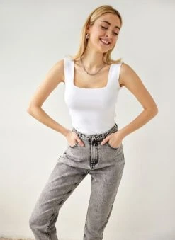 The Fashion Project Πλεκτό τοπ με καρέ λαιμόκοψη - Λευκό -Κατάστημα TheFashionProject crop top me rimp pleksi 111830 6yc9