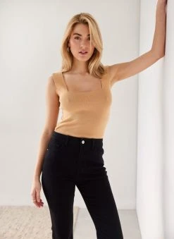 The Fashion Project Πλεκτό τοπ με καρέ λαιμόκοψη - Κάμελ