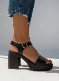 Πέδιλα με φιάπα δερμάτινα Tfp - Μαύρο -Κατάστημα TheFashionProject dermatina pedila tfp me xontro takouni 102870 3y77