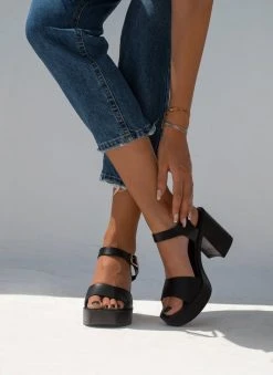 Πέδιλα με φιάπα δερμάτινα Tfp - Μαύρο -Κατάστημα TheFashionProject dermatina pedila tfp me xontro takouni 102870 b87l