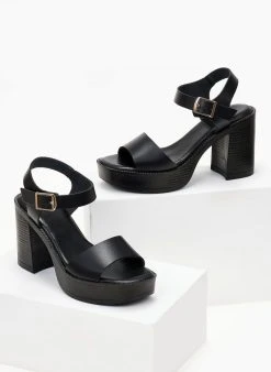 Πέδιλα με φιάπα δερμάτινα Tfp - Μαύρο -Κατάστημα TheFashionProject dermatina pedila tfp me xontro takouni 102870 bca5