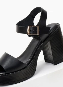 Πέδιλα με φιάπα δερμάτινα Tfp - Μαύρο -Κατάστημα TheFashionProject dermatina pedila tfp me xontro takouni 102870 bw03