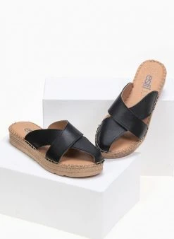 Flatforms δερμάτινα με ιδιαίτερο άνοιγμα Estil - Μαύρο -Κατάστημα TheFashionProject estil dermatina flatforms me idiaitero anoigma 89782 gjko