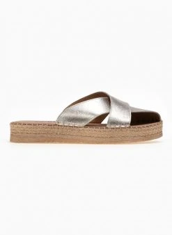 Flatforms δερμάτινα με ιδιαίτερο άνοιγμα Estil - Χρυσό 9 Flatforms δερμάτινα με ιδιαίτερο άνοιγμα Estil - Χρυσό -Κατάστημα TheFashionProject estil dermatina flatforms me idiaitero anoigma 89785 okpr