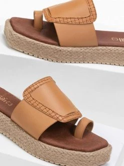 Flatforms δερμάτινα καρέ Estil - Κάμελ -Κατάστημα TheFashionProject estil kare dermatina flatforms 90118 plhs