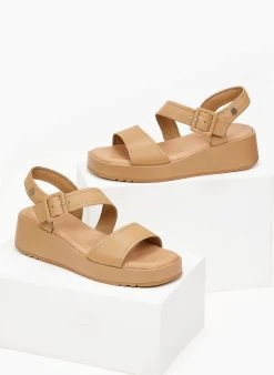 Flatforms δερμάτινα καρέ πέδιλα Carmela 68627 - Μπεζ -Κατάστημα TheFashionProject flatform dermatina kare pedila 68627 100535 c6wh