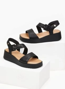 Flatforms δερμάτινα καρέ πέδιλα Carmela 68627 - Μαύρο -Κατάστημα TheFashionProject flatform dermatina kare pedila 68627 100711 m1s6