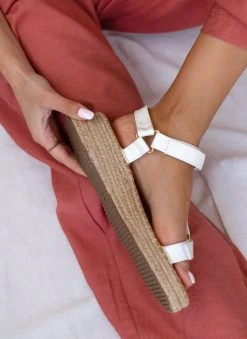 The Fashion Project Flatforms με λουράκι στο πλάι - Λευκό 15 The Fashion Project Flatforms με λουράκι στο πλάι - Λευκό -Κατάστημα TheFashionProject flatform pedila me louraki sto plai 93148 6h5h