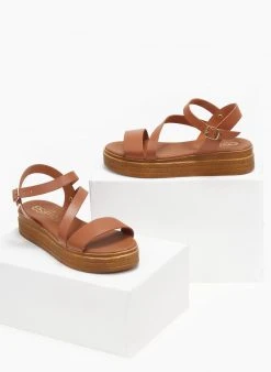 Flatforms δερμάτινα Estil - Ταμπά -Κατάστημα TheFashionProject flatforms dermatina estil 110498 f1v3