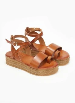 Flatforms δερμάτινα με φάσα Tfp - Ταμπά -Κατάστημα TheFashionProject flatforms dermatina me fasa tfp 111775 0sr4