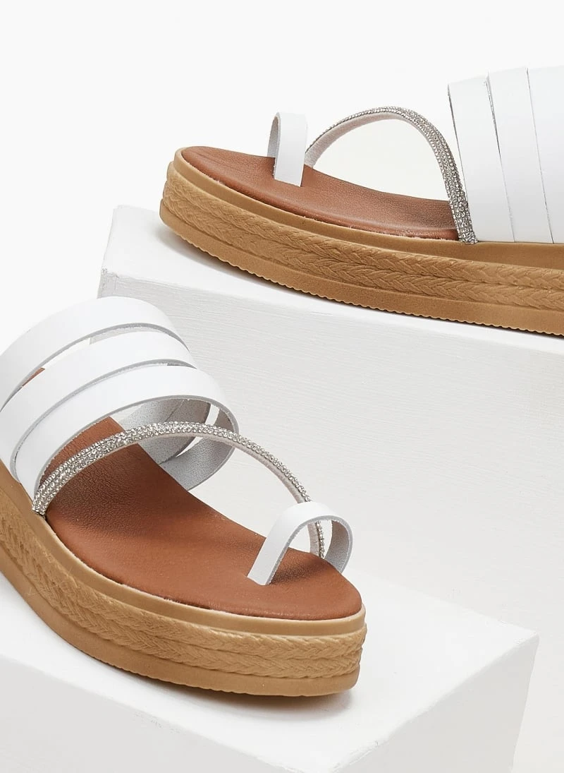 Flatforms δερμάτινα με λοξό στρας λουράκι Tfp - Λευκό 4 Flatforms δερμάτινα με λοξό στρας λουράκι Tfp - Λευκό - Image 2