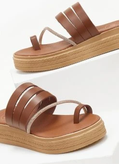 Flatforms δερμάτινα με λοξό στρας λουράκι Tfp - Ταμπά -Κατάστημα TheFashionProject flatforms dermatina tfp me lokso strass louraki 105602 9tu4