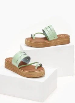 Flatforms δερμάτινα με λοξό στρας λουράκι Tfp - Βεραμάν -Κατάστημα TheFashionProject flatforms dermatina tfp me lokso strass louraki 105851 65jj