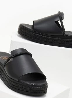 Flatforms δερμάτινα με στρας λουράκι Tfp - Μαύρο 8 Flatforms δερμάτινα με στρας λουράκι Tfp - Μαύρο -Κατάστημα TheFashionProject flatforms dermatina tfp me strass louraki 105597 n1xi