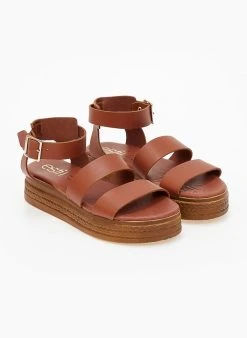 Flatforms δερμάτινα με φάσες Estil - Κάμελ -Κατάστημα TheFashionProject flatforms estil dermatina me fardies fases 101170 f3w4