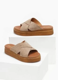 Flatforms καστόρινα Estil - Τάουπε -Κατάστημα TheFashionProject flatforms kastorina estil 110490 k33i