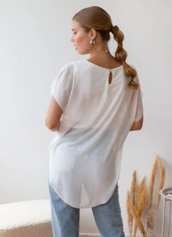 The Fashion Project Μπλούζα διαφάνεια με κολιέ - Λευκό -Κατάστημα TheFashionProject mplouza diafaneia me kolie 106006 6vmz