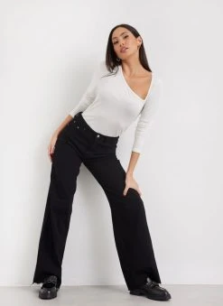 Noobass Μπλούζα με ασύμμετρη λαιμόκοψη - Λευκό -Κατάστημα TheFashionProject mplouza me asummetri laimokopsi 109843 2g71