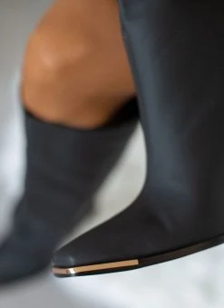 The Fashion Project Μπότες ματ με μεταλλική λεπτομέρεια - Μαύρο -Κατάστημα TheFashionProject mpotes mat me metalliki leptomereia 105684 tih8