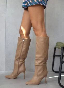 The Fashion Project Μπότες μυτερές με λεπτό τακούνι - Πούρο -Κατάστημα TheFashionProject mpotes muteres me lepto takouni 106159 ded6