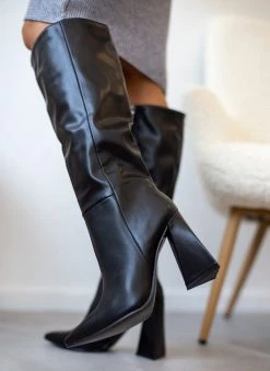 The Fashion Project Μπότες μυτερές με τρίγωνο τακούνι - Μαύρο -Κατάστημα TheFashionProject mpotes muteres me trigwno takouni 105462 yowl