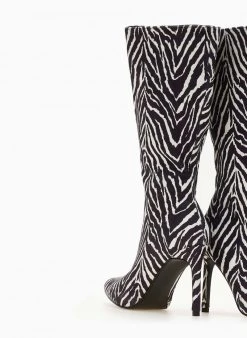 The Fashion Project Μπότες μυτερές Suede με λεπτό τακούνι - Λευκό/Μαύρο -Κατάστημα TheFashionProject mpotes muteres suede me lepto takouni 107232 zk82