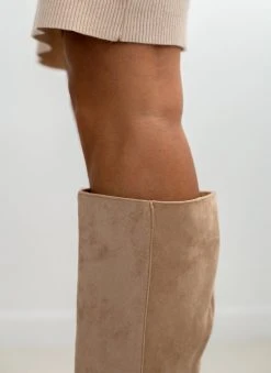 The Fashion Project Μπότες Suede με φαρδύ τακούνι - Πούρο -Κατάστημα TheFashionProject mpotes suede me fardu takouni 106098 zw9o