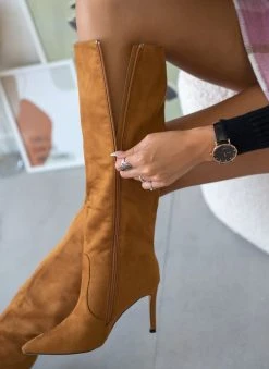 The Fashion Project Μπότες Suede με λεπτό τακούνι - Κάμελ -Κατάστημα TheFashionProject mpotes suede me lepto takouni 105663 eskk