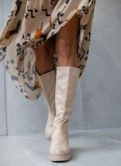 Xti Footwear Μπότες Suede με τετράγωνο τακούνι Xti 140579 - Μπεζ -Κατάστημα TheFashionProject mpotes suede me tetragwno takouni xti 140579 106176 dtbu