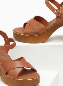 Πέδιλα δερμάτινα με χιαστί φάσα Estil - Κάμελ 8 Πέδιλα δερμάτινα με χιαστί φάσα Estil - Κάμελ -Κατάστημα TheFashionProject pedila dermatina me xiasti fasa estil 110793 jdi6