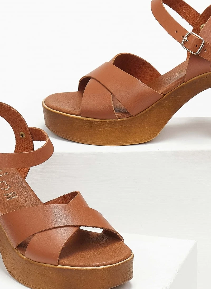 Πέδιλα δερμάτινα με χιαστί φάσα Estil - Κάμελ 5 Πέδιλα δερμάτινα με χιαστί φάσα Estil - Κάμελ - Image 3