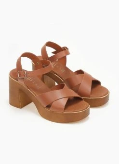 Πέδιλα δερμάτινα με χιαστί φάσα Estil - Κάμελ 9 Πέδιλα δερμάτινα με χιαστί φάσα Estil - Κάμελ -Κατάστημα TheFashionProject pedila dermatina me xiasti fasa estil 110793 ypcp
