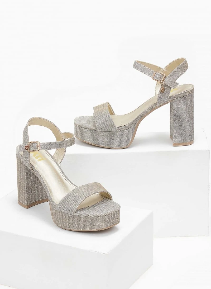 Xti Footwear Πέδιλα με μπαρέτα και Glitter Xti141260 - Χρυσό 5 Xti Footwear Πέδιλα με μπαρέτα και Glitter Xti141260 - Χρυσό - Image 3