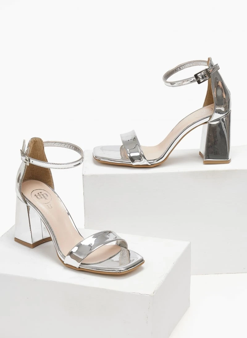 Πέδιλα με μπαρέτα λουστρίνι Tfp - Ασημί 5 Πέδιλα με μπαρέτα λουστρίνι Tfp - Ασημί - Image 3