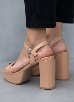 Xti Footwear Πέδιλα με φιάπα σε καρέ γραμμή Xti 140844 - Μπεζ -Κατάστημα TheFashionProject pedila me fiapa se kare grammi xti 140844 110287 ovfv