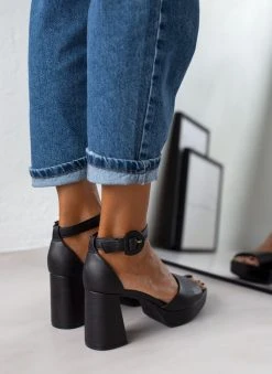 Πέδιλα με φιάπα και ματ αγκράφα Vizzano 6472.103 - Μαύρο