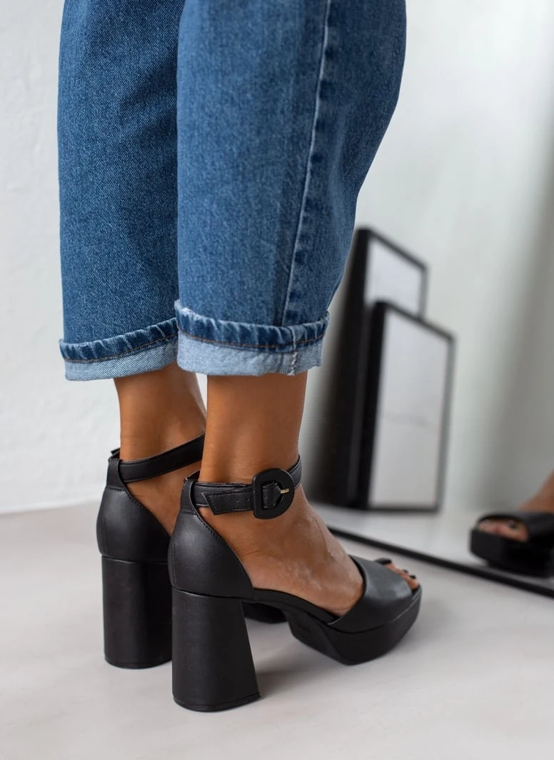 Πέδιλα με φιάπα και ματ αγκράφα Vizzano 6472.103 - Μαύρο 3 Πέδιλα με φιάπα και ματ αγκράφα Vizzano 6472.103 - Μαύρο