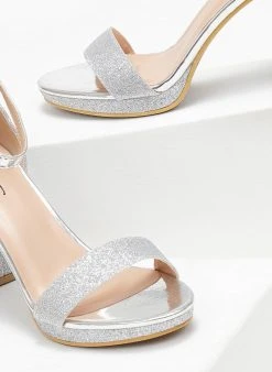 TFP Πέδιλα με μπαρέτα και Glitter - Ασημί 8 TFP Πέδιλα με μπαρέτα και Glitter - Ασημί -Κατάστημα TheFashionProject pedila me glitter kai mpareta 110653 bskw