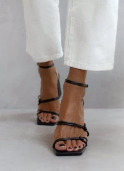 The Fashion Project Πέδιλα με μπα΄ρετα και κόμπους στα λουράκια - Μαύρο 12 The Fashion Project Πέδιλα με μπα΄ρετα και κόμπους στα λουράκια - Μαύρο -Κατάστημα TheFashionProject pedila me kompous sto plai 104678 zsex