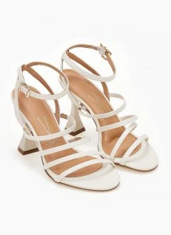 The Fashion Project Πέδιλα με μπαρέτα και λεπτά λουράκια Vizzano 6462.102 - Λευκό -Κατάστημα TheFashionProject pedila me lepta lourakia vizzano 6462102 102960 1p99