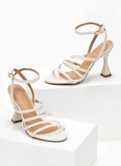 The Fashion Project Πέδιλα με μπαρέτα και λεπτά λουράκια Vizzano 6462.102 - Λευκό -Κατάστημα TheFashionProject pedila me lepta lourakia vizzano 6462102 102960 tde3