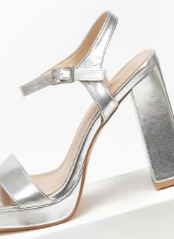 The Fashion Project Πέδιλα με μπαρέτα και φιάπα - Ασημί 9 The Fashion Project Πέδιλα με μπαρέτα και φιάπα - Ασημί -Κατάστημα TheFashionProject pedila me mpareta kai fiapa 110615 8prj