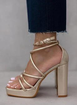 The Fashion Project Πέδιλα με μπαρέτα και φιάπα - Χρυσό -Κατάστημα TheFashionProject pedila me mpareta kai fiapa 111253 emh0