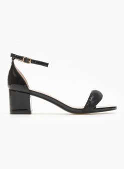 The Fashion Project Πέδιλα με μπαρέτα και στρας φάσα - Μαύρο 10 The Fashion Project Πέδιλα με μπαρέτα και στρας φάσα - Μαύρο -Κατάστημα TheFashionProject pedila me mpareta kai strass fasa 110696 1v1i