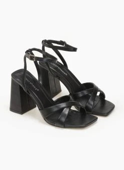 The Fashion Project Πέδιλα με μπαρέτα και χιαστί λουράκια - Μαύρο -Κατάστημα TheFashionProject pedila me mpareta kai xiasti lourakia 111244 iy8s