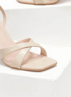 The Fashion Project Πέδιλα με μπαρέτα και χιαστί λουράκια - Μπεζ -Κατάστημα TheFashionProject pedila me mpareta kai xiasti lourakia 111245 j5bf