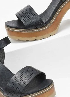 Πέδιλα με μπαρέτα Refresh 170777 - Μαύρο -Κατάστημα TheFashionProject pedila me mpareta refresh 170777 110202 h8xa