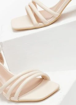 The Fashion Project Πέδιλα με μπαρέτα σε καρέ γραμμή - Μπεζ -Κατάστημα TheFashionProject pedila me mpareta se kare grammi 110607 1j27