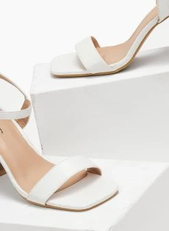 The Fashion Project Πέδιλα με μπαρέτα σε καρέ γραμμή - Λευκό -Κατάστημα TheFashionProject pedila me mpareta se kare grammi 110655 7kyv